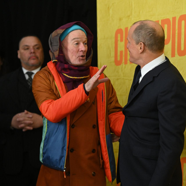 Gost iznenađenja na crvenom tepihu komedije ‘Champions‘: Michael Stipe i Woody Harrelson