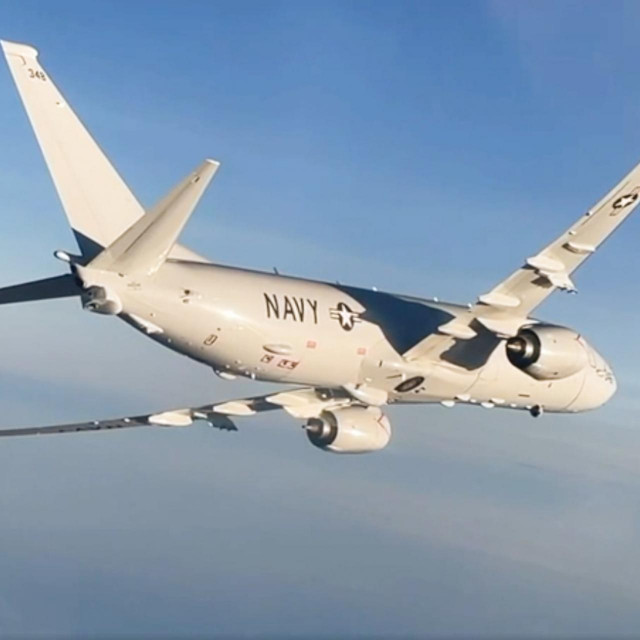 Boeing P-8 Poseidon u letu, ilustracija