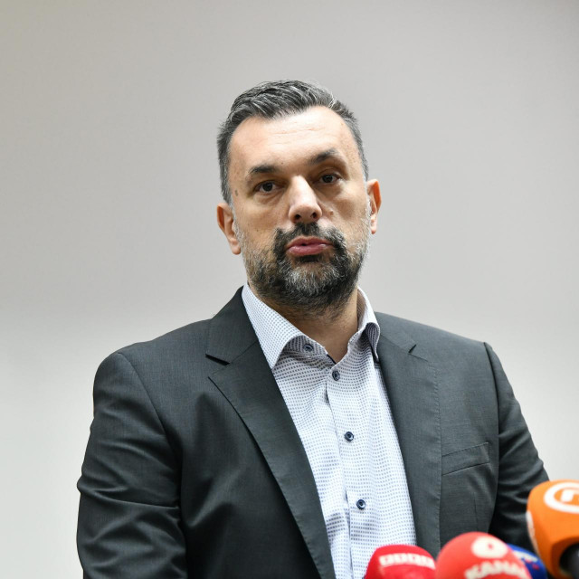 Elmedin Konaković
 