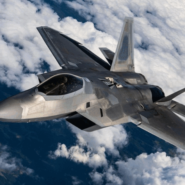 Američki borbeni avion pete generacije F-22 Raptor