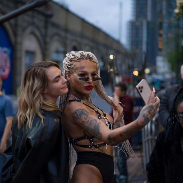 Mnogo je zanimljivih priča - od prvih arapskih vibratora i gay budističkog redovnika, preko ljudi koji su se rodili na razmeđu spolova