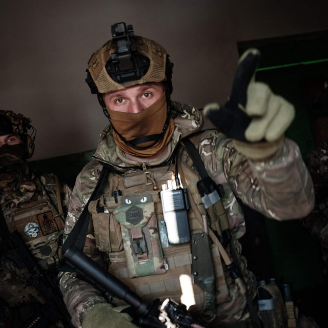 Ukrajinski vojnik kod Bahmuta