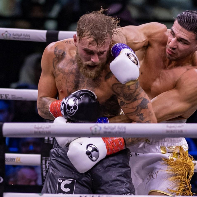 Jake Paul (lijevo) vs. Tommy Fury