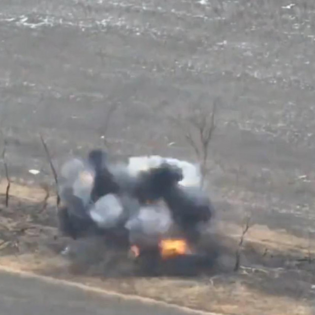 Uništavanje ruskog borbenog vozila projektilom Javelin