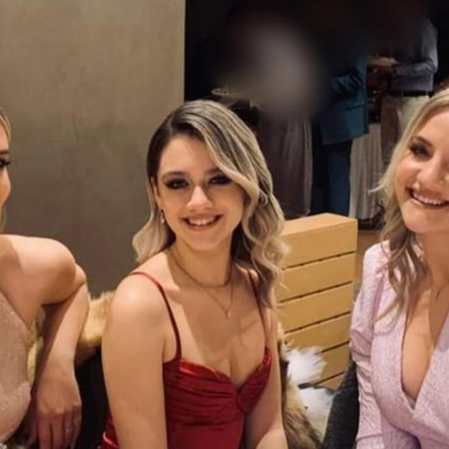 Anastasiu i blizanke