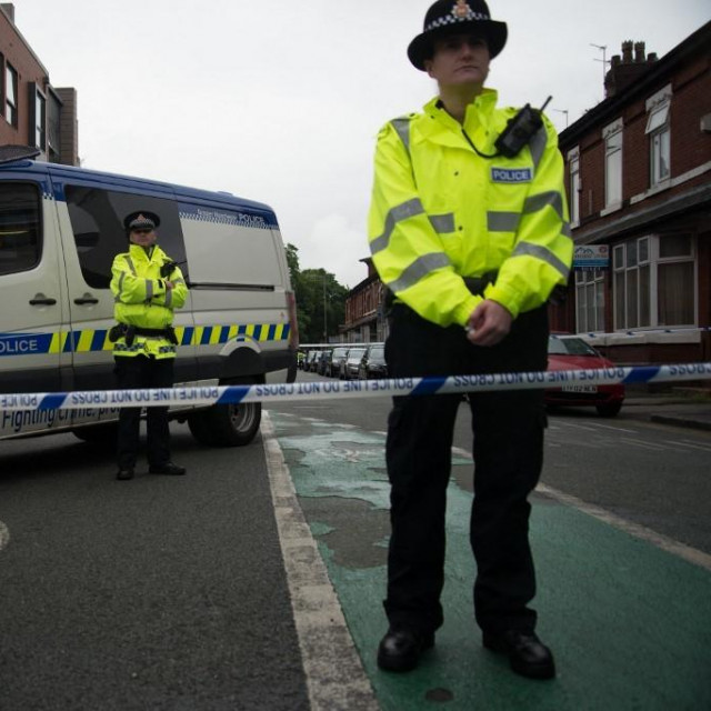 Policija čuva mjesto istrage o eksploziji u Manchester Areni (arhivska fotografija)