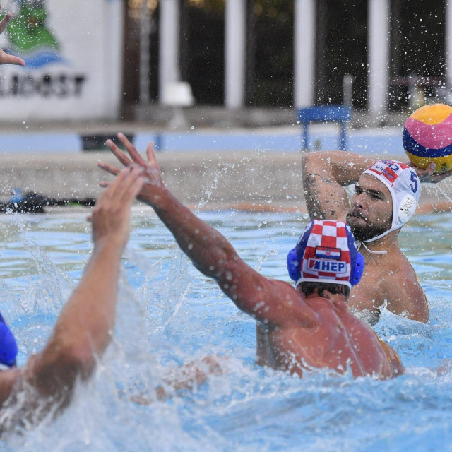 Zagreb, 010721.
Otvoren bazen nna Savi.
Otvoreni trening Hrvatske vaterpolo reprezentacije pred odlazak na OI u Japan.
Na fotografiji: Hrvoje Benic.