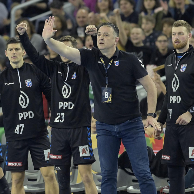 Slavko Goluža i igrači PPD Zagreba