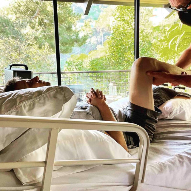 Renner na rehabilitaciji u svojem domu