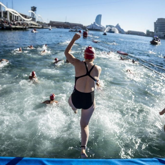 Kupači u Barceloni na Božić 2022.