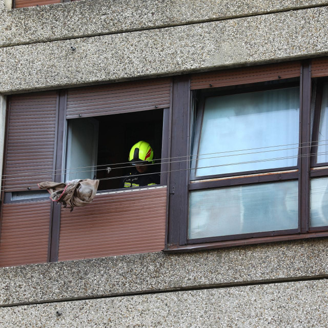 Požar u stambenoj zgradi u ulici Zvonimira Rogoza