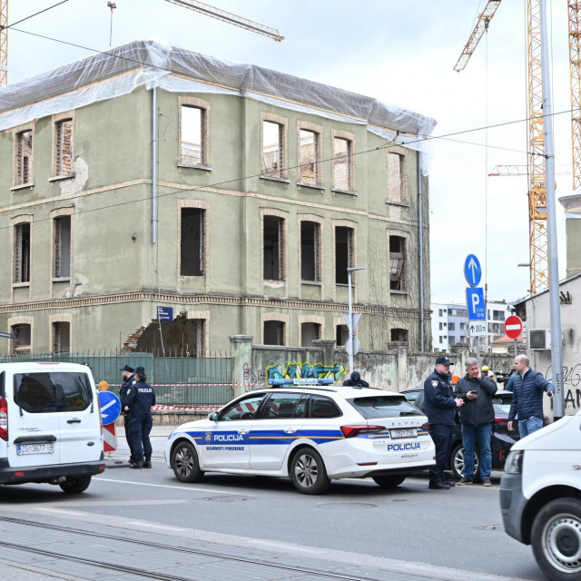 U Ilici se urušio dio zgrade koja se obnavlja
