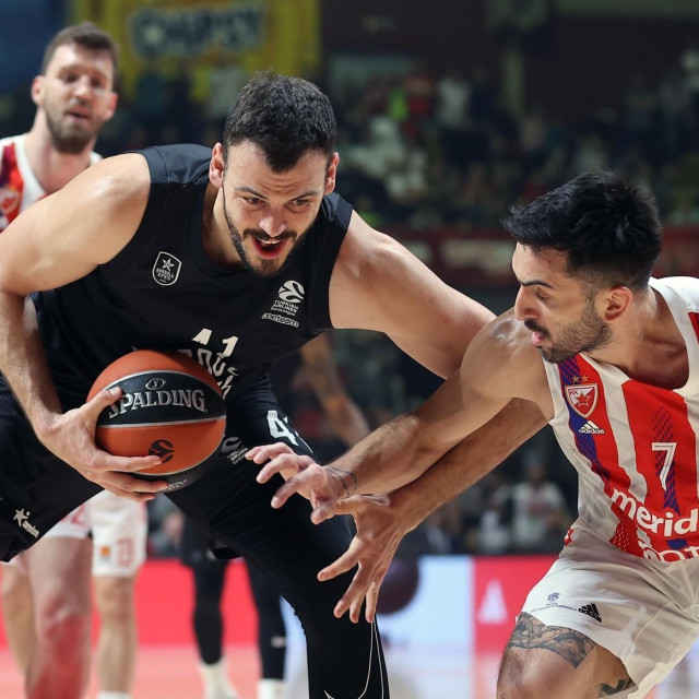Ante Žižić (lijevo) i Facundo Campazzo (desno)