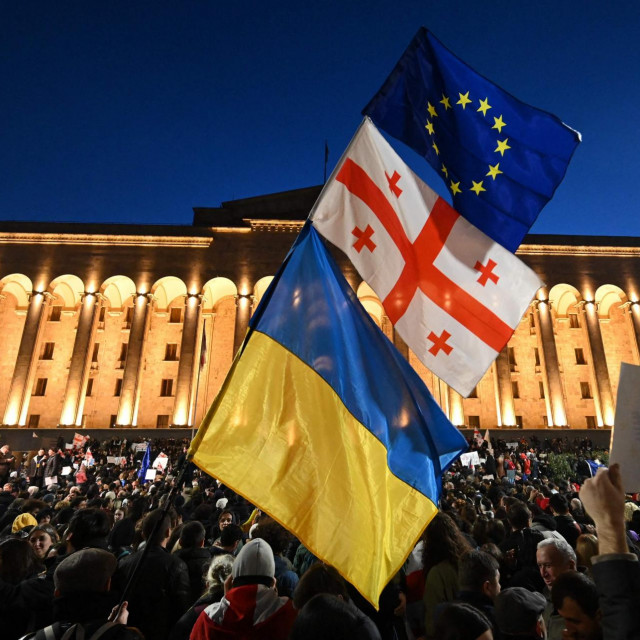 Prosvjedi ispred parlamenta u Tbilisiju