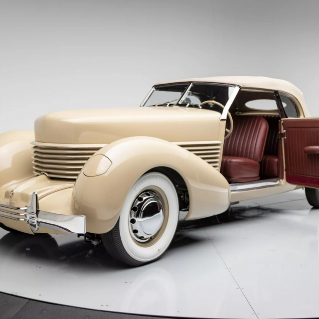 1937. Cord 812 Phaeton