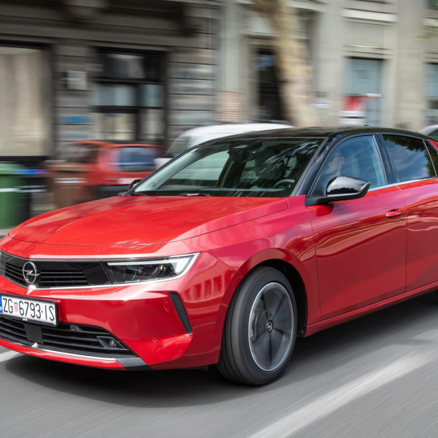 Opel astra 1.2 AT8 Elegance