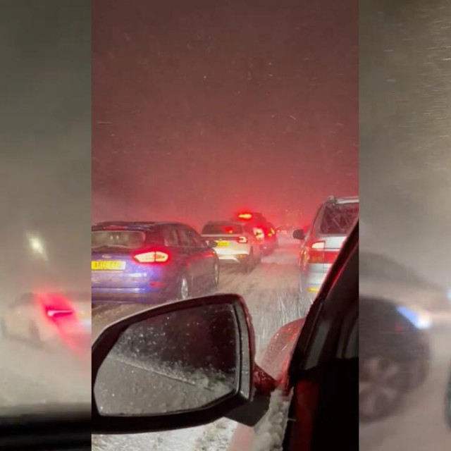 Kolaps zbog nevremena u Ujedinjenom Kraljevstvu