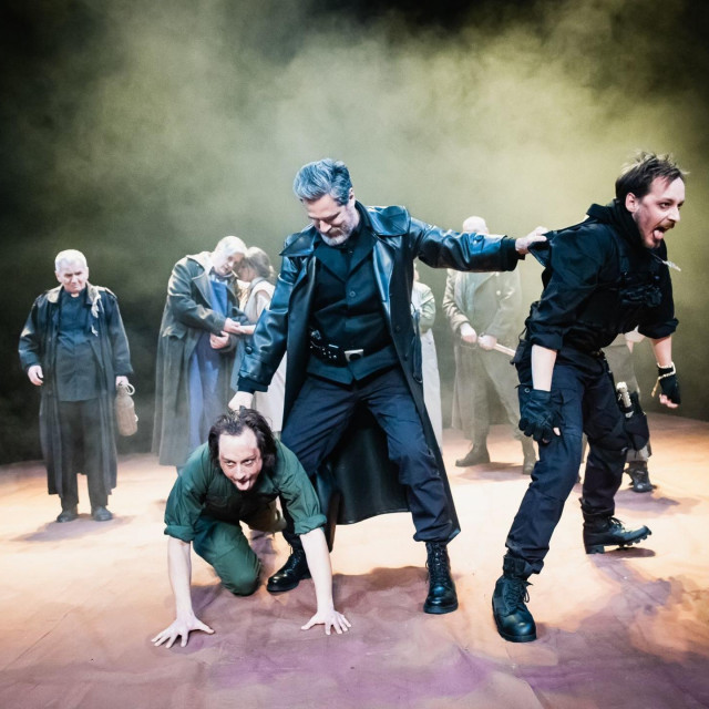 Iz predstave ”Majka Hrabrost i njezina djeca”