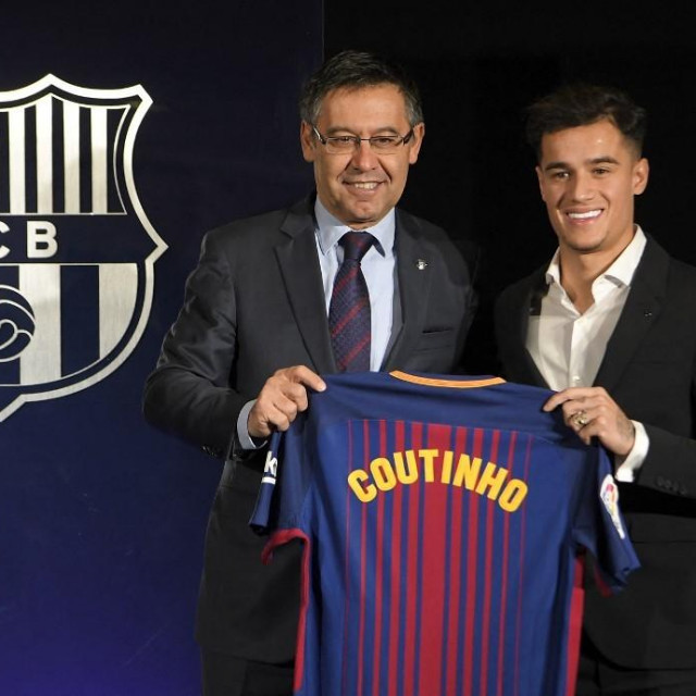 Bivši predsjednik Barcelone Josep Maria Bartomeu s Philippeom Coutinhom