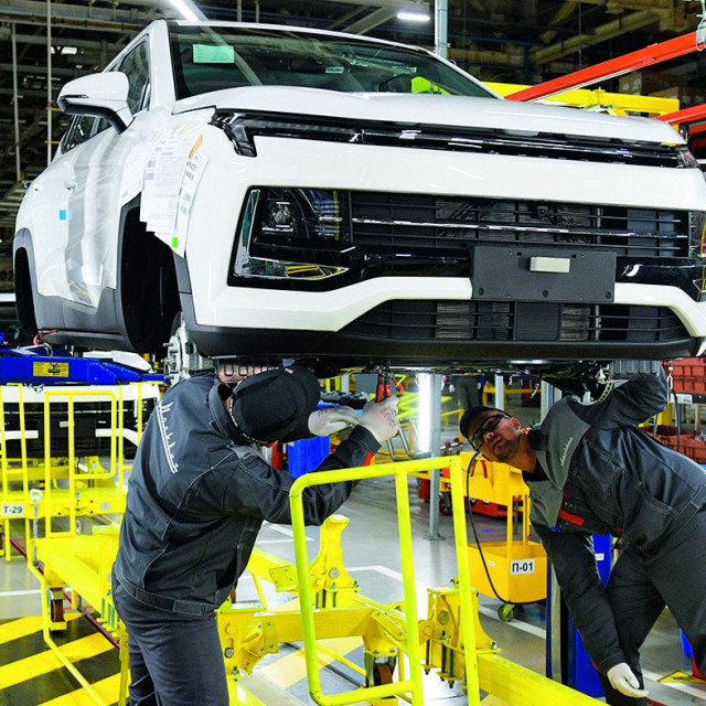 Moskvič novi, sklapanje