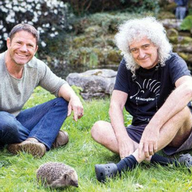 Steve-Backshall i Brian May u emisiji ”Upoznajte ježeve”