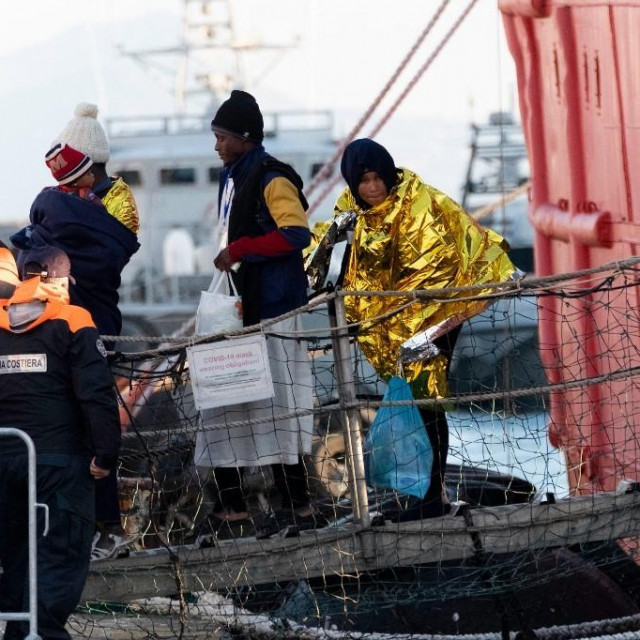 Migranti na talijanskoj obali (arhivska fotografija)