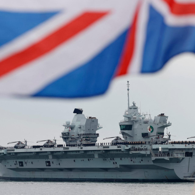 Britanski nosač aviona HMS Queen Elizabeth (arhivska fotografija)