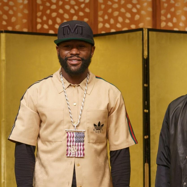 Floyd Mayweather Jr (lijevo) i Manny Pacquiao