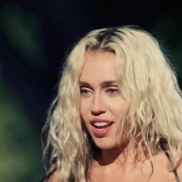 Miley Cyrus – Endless Summer Vacation (Backyard Sessions) | Teaser