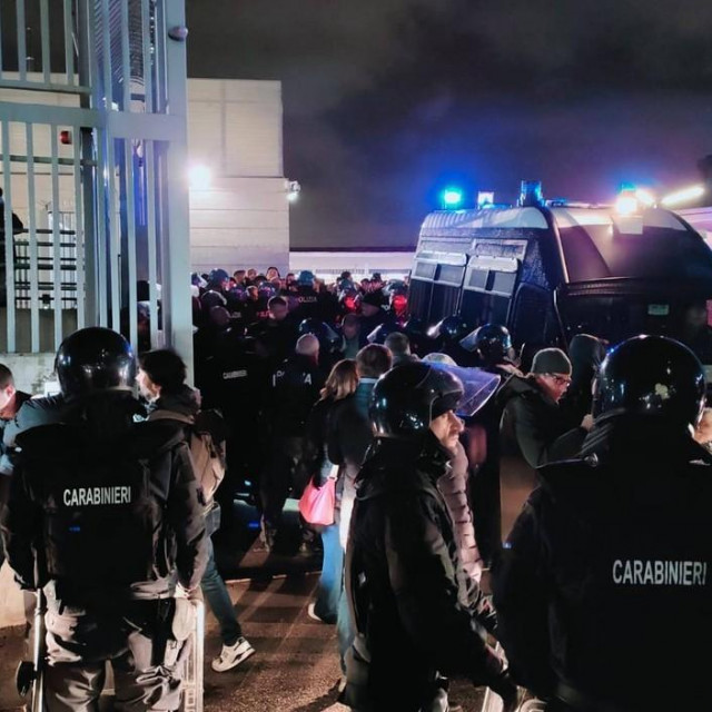 Navijači Frankfurta ipak su se odlučili pojaviti u Italiji