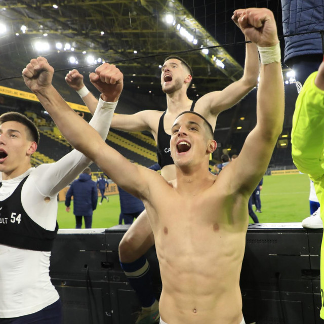 Veliko slavlje igrača Hajduka na Westfalenu