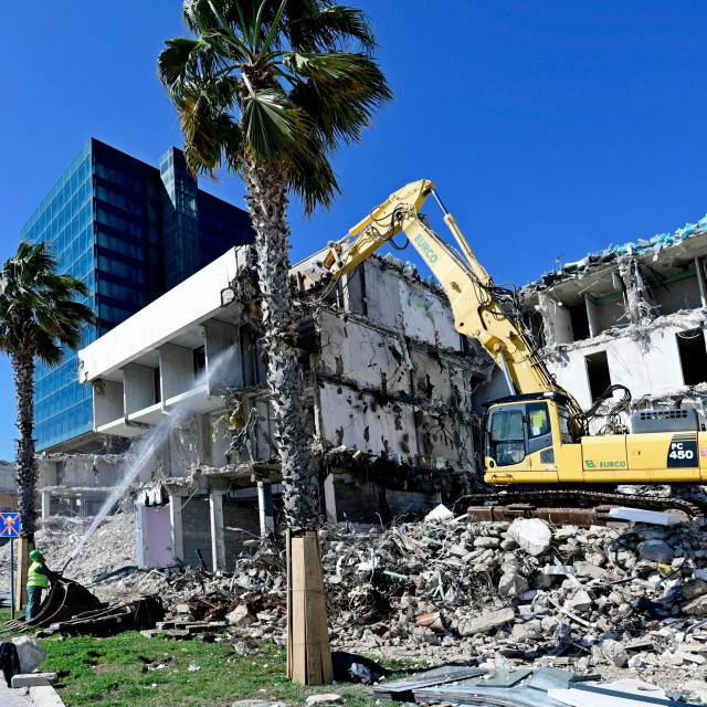 Rušenje hotela Marjan