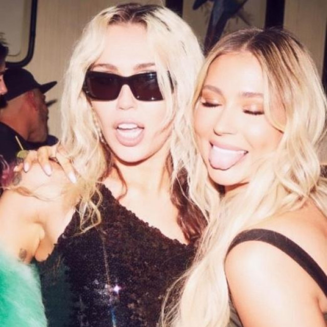 Miley Cyrus i Isabel Vita