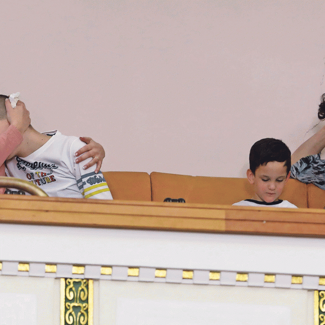 Članice udruge Sjena prate saborsku raspravu