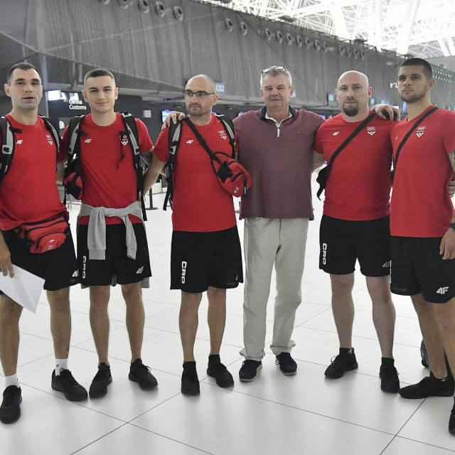 Na fotografiji: Damir Plantić, Petar Krešimir Knežević, Franjo Krstić, Bono Bošnjak, Kristijan Hodak, Noa Ježek