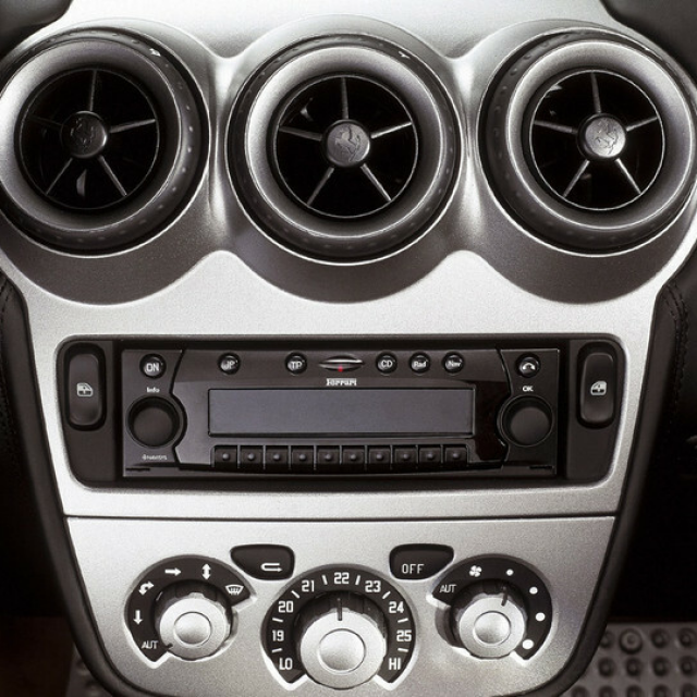 Ferrari unutrašnjost