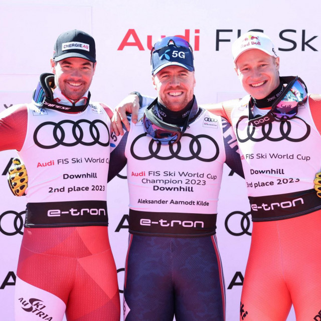 Aleksander Aamodt Kilde (u sredini), Vincent Kriechmayr (lijevo) i Marco Odermatt d(desno)