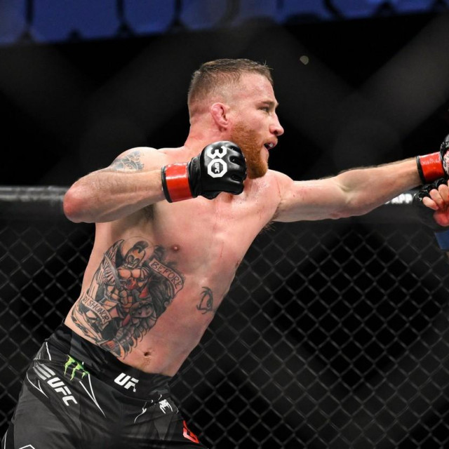 Justin Gaethje (lijevo) i Rafael Fiziev (desno)