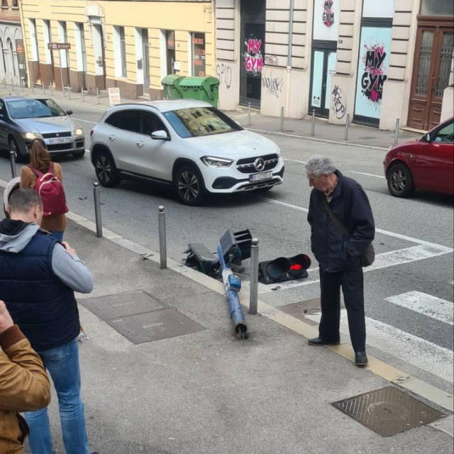 Srušeni semafor u Rijeci