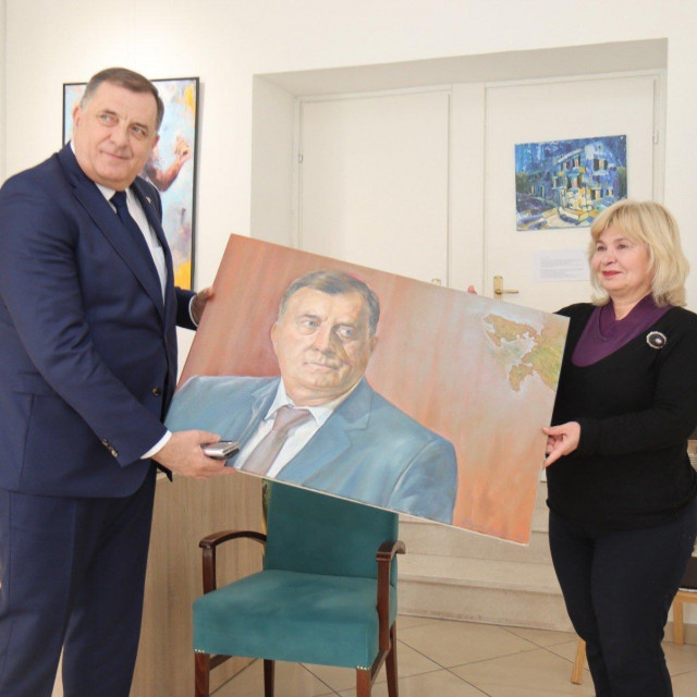 Milorad Dodik sa Svetlanom Majhofer, vlasnicom Artem galerije u Trebinju