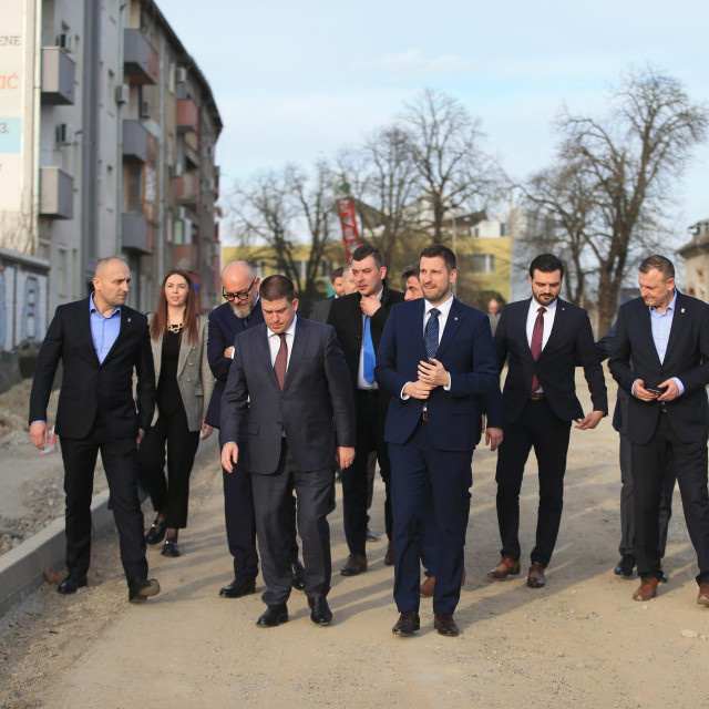 Oleg Butković, Ivan Radić, Ivan Anušić i Dragan Jelić na gradilištu podvožnjaka u Osijeku