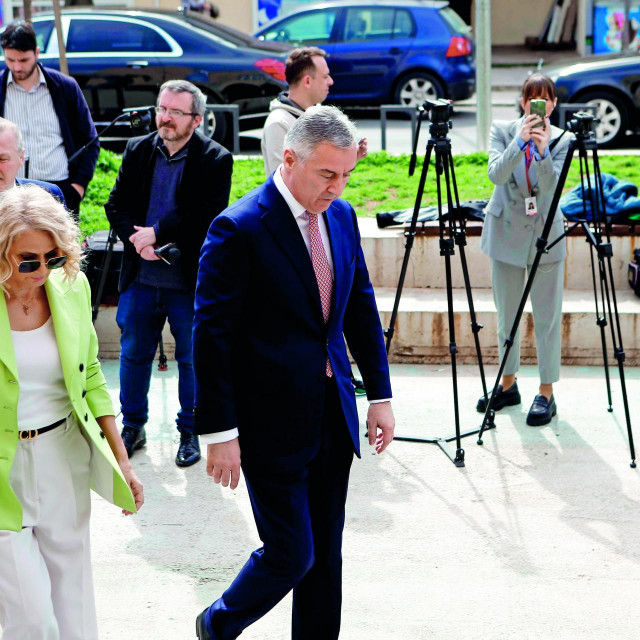 Milo Đukanović dolazi na biračko mjesto u Podgorici