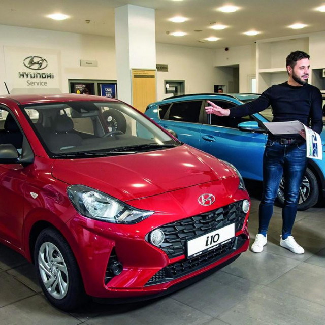 Salon automobila (ilustracija)