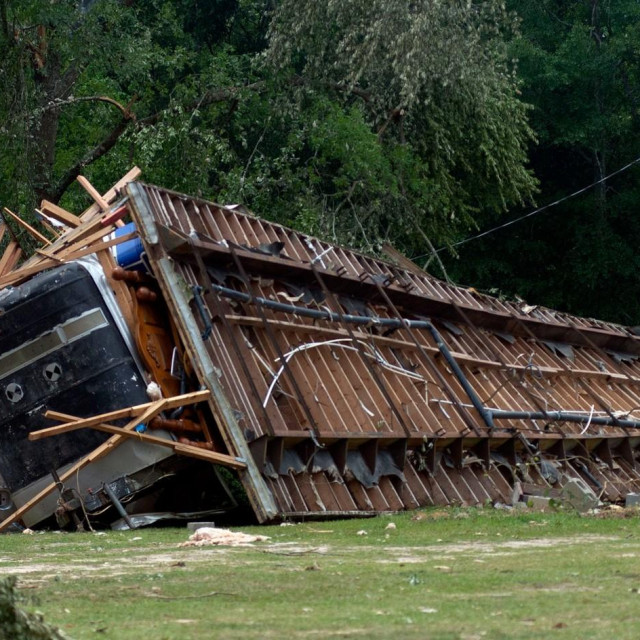 Ilustracija, šteta od tornada