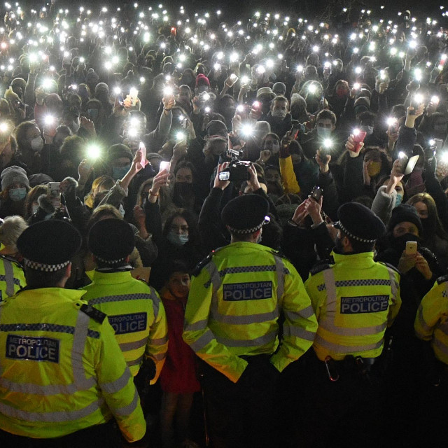 Met je postao klub pokvarenih policajaca koji koriste svoju poziciju kako bi opravdali nasilje. Ti problemi traju desetljećima