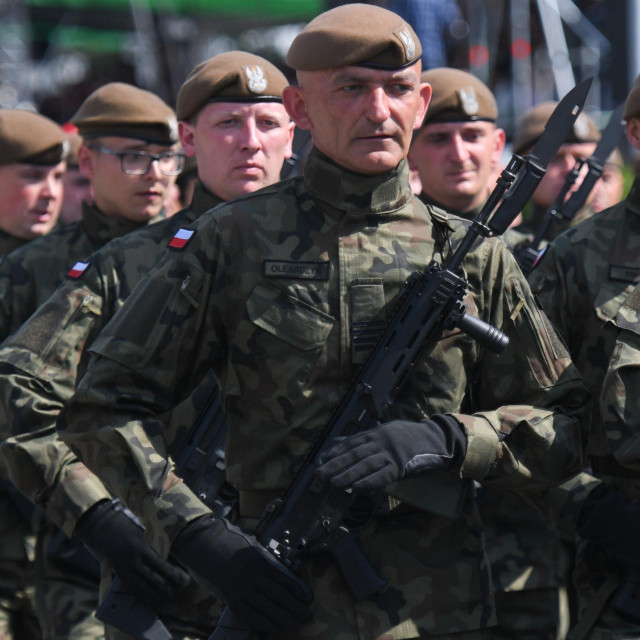 Vojna parada poljskih vojnika