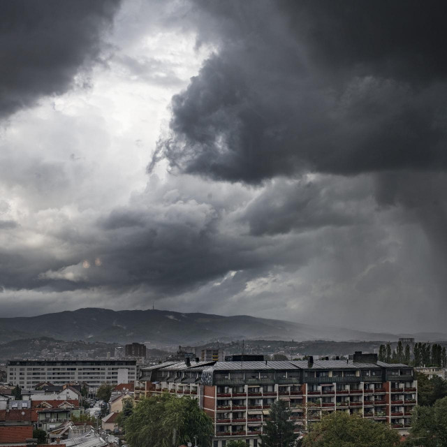 Gusti oblaci nad Zagrebom