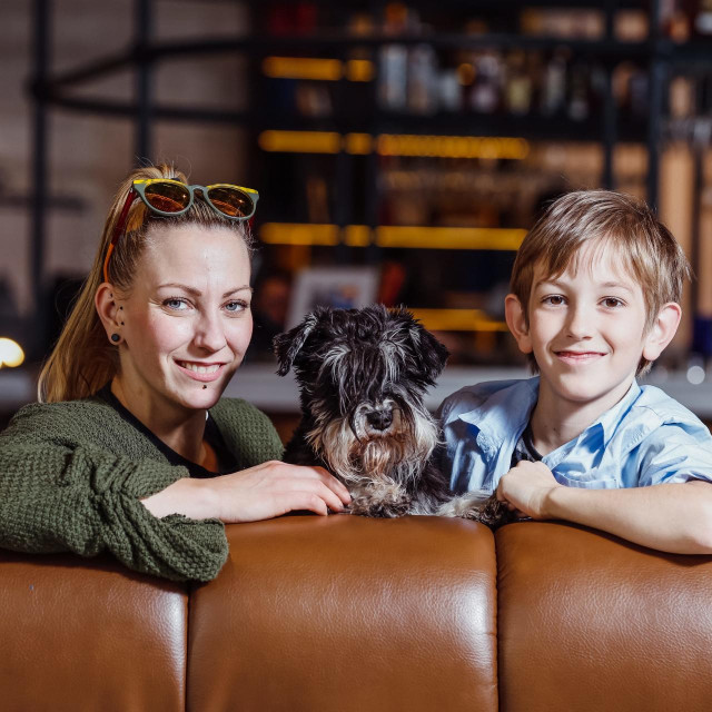 Zagreb, 160323.
Wow bar, Z centar.
Natjecateljica u Plesu sa zvijezdama Maja Drobnjakovic sa sinom Liamom.