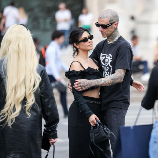 Kourtney Kardashian sa suprugom Travisom Barkerom