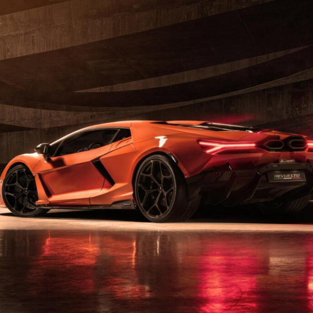 Lamborghini Revuelto